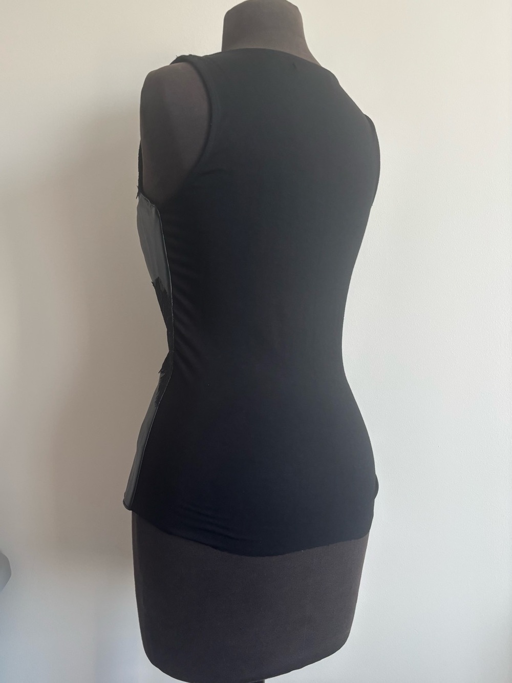 Size M, Bailey/44 Vegan Leather Lace Sleeveless Dressy Stretch Top Made In USA - Picture 7 of 13